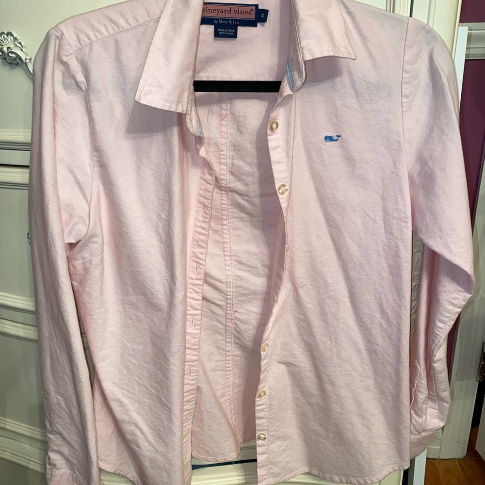 Vineyard vines woman’s button down shirt